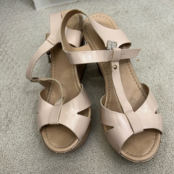 Kurt Geiger Carvela nude wedges 10 - Picture 1 of 8